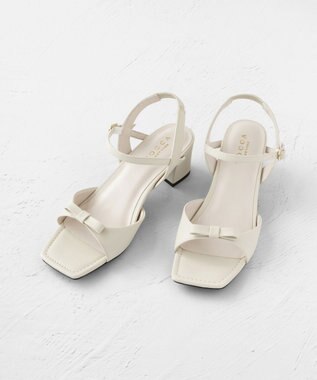 TOCCA 【大人百花掲載】TINY RIBBON SANDALS サンダル アイボリー系