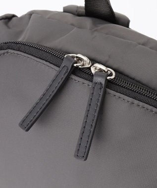 ICB 【A4サイズ収納可】８ポケットナイロンリュック チャコール系