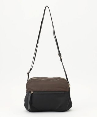 LA BAGAGERIE ウォータープルーフナイロン　スクエアショルダー チョコ