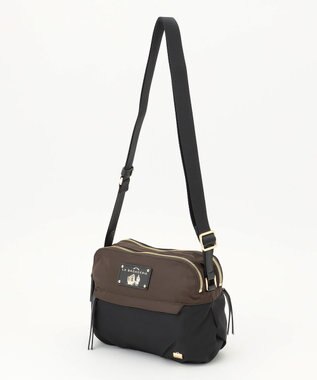 LA BAGAGERIE ウォータープルーフナイロン　スクエアショルダー チョコ