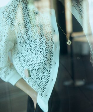 組曲 【前後着用可】コットンフラワーレーシー カーディガン ホワイト系