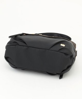 LA BAGAGERIE ウォータープルーフナイロン　スクエアショルダー チョコ