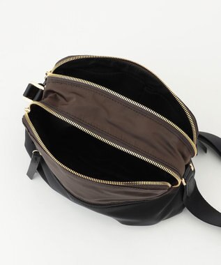 LA BAGAGERIE ウォータープルーフナイロン　スクエアショルダー チョコ