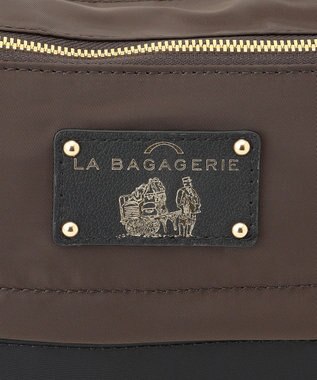 LA BAGAGERIE ウォータープルーフナイロン　スクエアショルダー チョコ