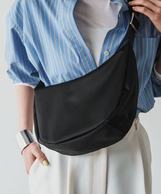 russet ナイロンラウンドショルダーバッグ (CE-1327-WEB) Black2