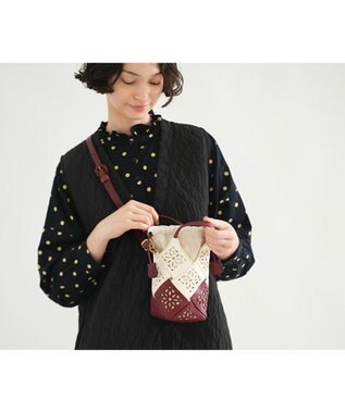 genten 【WEB限定カラー】サステナブルカットワーク ポシェット ワイン