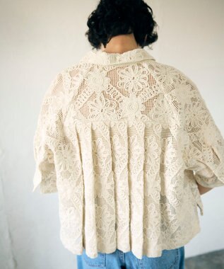 GRACE CONTINENTAL バックタックレースシャツ キナリ