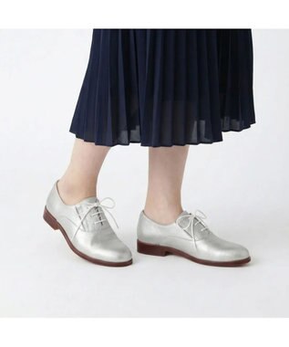 ing <ing>【WEB限定】【サスティナブル】レースアップシューズ シルバー