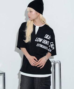 WEGO 【ユニセックス着用ITEM/MLサイズ展開】キーネックフェイクレイヤードグラフィックT（SS） ブラック