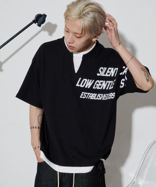WEGO 【ユニセックス着用ITEM/MLサイズ展開】キーネックフェイクレイヤードグラフィックT（SS） ブラック