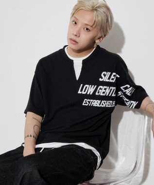 WEGO 【ユニセックス着用ITEM/MLサイズ展開】キーネックフェイクレイヤードグラフィックT（SS） ブラック