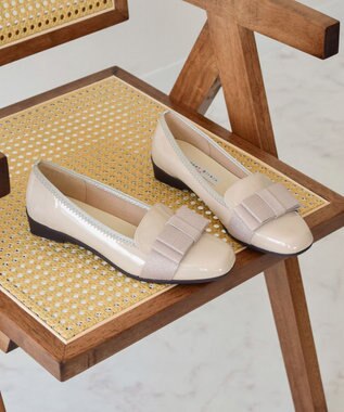 Bridget Birkin ＜3E＞【Bridget Birkin Walk】スクエアオペラコンフォートシューズ ベージュエナメル