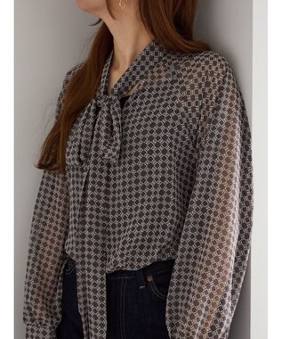 Te chichi パターンアソートシフォンボウタイブラウス《2025Autumn catalog vol.2 item》 チャコールグレー