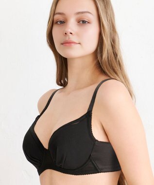 WACOAL 【小さく見せるブラ】 シンプル ブラジャー 着やせ効果 コンパクトにメイク バストの突出をおさえる 背中の段差を軽減 大きいサイズ レディース BRB452 /ワコール ブラック