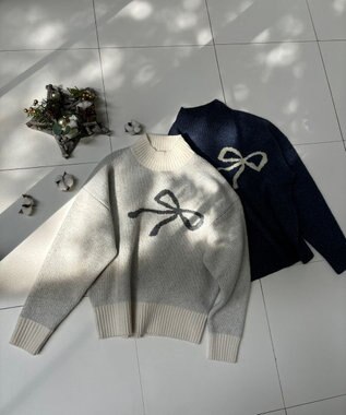 Feroux 【洗える】リボン柄ハイネック プルオーバーニット アイボリー