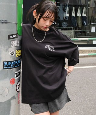 WEGO 【ユニセックス着用ITEM】アクセ付きストレートロゴT（SS） ブラック