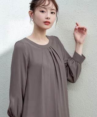 Tiaclasse L 【新色追加・洗える】裏起毛ジョーゼット胸元タックチュニックブラウス モカ