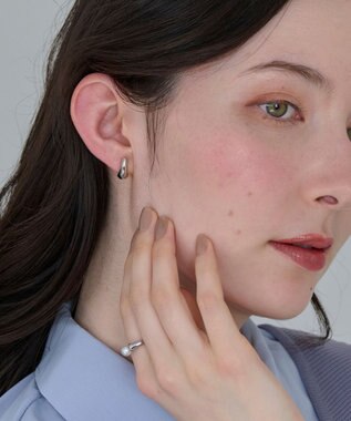 Phoebe 【金属アレルギー対応】【痛くないシリーズ】ぷっくりモードクリスタルループフィットイヤリング　シルバー シルバー