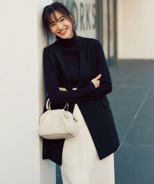 23区 メタルハンドル ショルダー バッグ アイボリー系