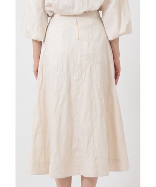 DAKS 【TV着用｜梅津弥英子アナ】フラワーモチーフジャガードスカート ベージュ