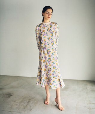 GRACE CONTINENTAL フラワー刺繍ショートトップ キナリ