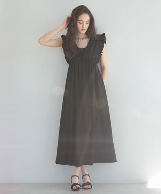 Green Parks ■ＥＳＣＡＲ　フリルＶネックワンピース Black