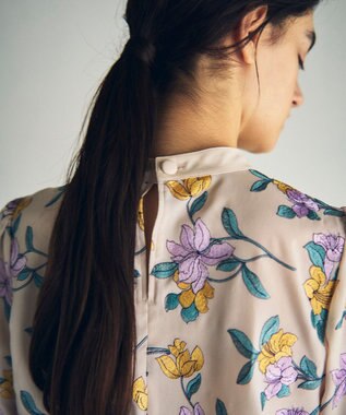 GRACE CONTINENTAL フラワー刺繍ショートトップ キナリ