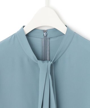 ICB 【洗える・UVケア】BackSatinAmunzen スカーフタイブラウス ライトブルーグレー系