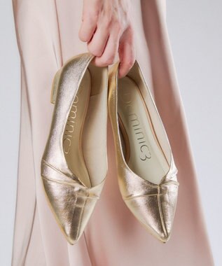 Dominic3 センターギャザー ポインテッドソフトカッター プラチナ