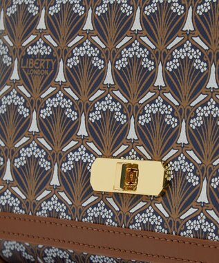 LIBERTY. アイフィス バークレー ショルダーバッグ サンドベージュ