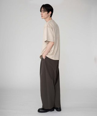 WEGO 【ユニセックス着用ITEM/MLサイズ展開】フェイクスウェードエンボスロゴT（SS） ホワイトアイボリー