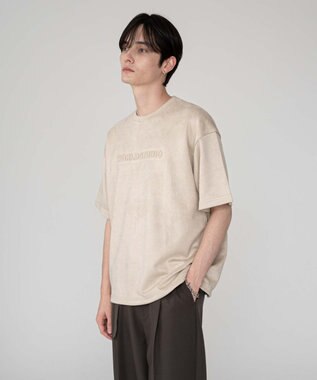 WEGO 【ユニセックス着用ITEM/MLサイズ展開】フェイクスウェードエンボスロゴT（SS） ホワイトアイボリー