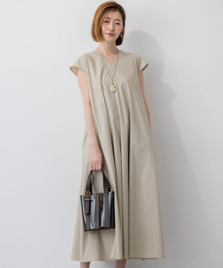 【接触冷感/撥水加工/洗える】ストレッチブロード Vネックワンピース