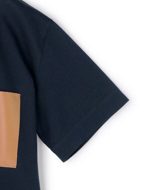 BEIGE， TORENIA / レザーポケットコットンクルーネックTシャツ Navy×Camel