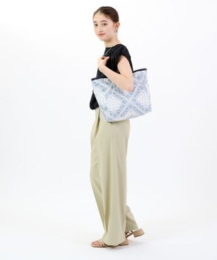 LeSportsac ML 2 WAY TOTE        /バンダナブリーズ/ディープシーブルー バンダナブリーズ/ディープシーブルー