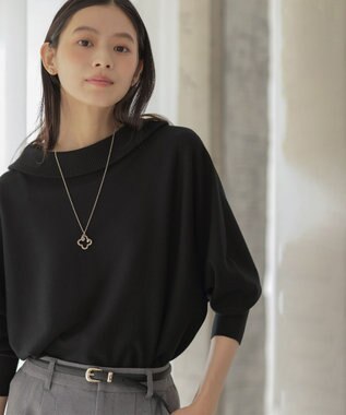 組曲 フラワーペンダントネックレス ライトゴールド系