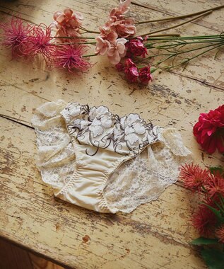 San-ai Resort（三愛水着楽園） 【SALE】エレガントコレクション2403バックレースショーツ 【northerly】 ホワイト