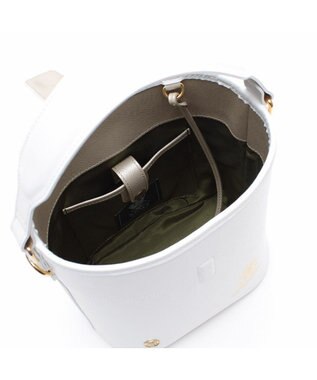 A.D.M.J. 【牛床革】リバティソフト/アールデコバケット ホワイト