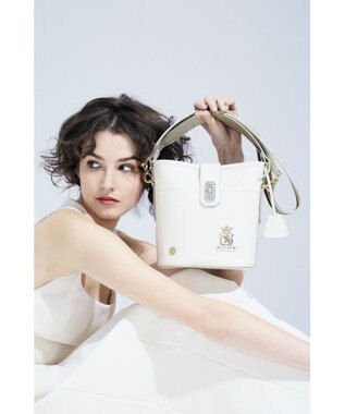 A.D.M.J. 【牛床革】リバティソフト/アールデコバケット ホワイト