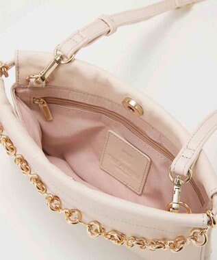 TOPKAPI 【TREASURE TOPKAPI】スムース レザー チェーン付き スワローマチ ミニ ショルダー バッグ ライトベージュ