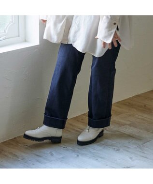 ing <ing>【サスティナブルシリーズ】タンクソールフロントジップブーツ ホワイト