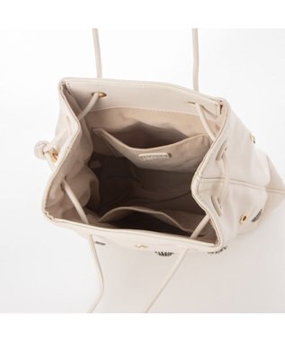 UNBILLION 【テレビ ドラマ着用アイテム】カカトゥ kakatoo / スタッズボンディングショルダー アイボリー