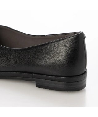 ing <ing>【WEB限定】【サスティナブル】スクエアトゥVカットフラットパンプス ブラック