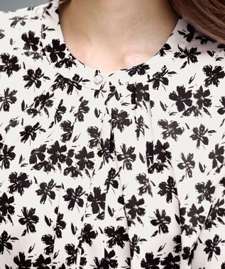 Tiaclasse L 【新色追加・洗える】バンドカラー2WAYタックブラウス オフフラワー