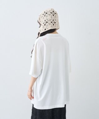 earth music&ecology アソートグラフィックルーズＴｅｅ Off White