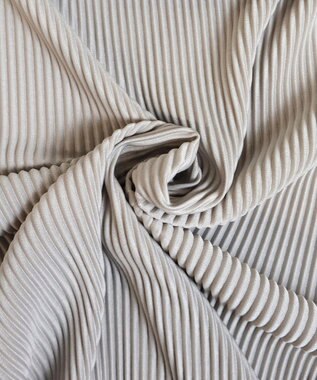 Tiaclasse 【2点セット・新色追加・洗える】クリスタルプリーツセットアップ グレージュ