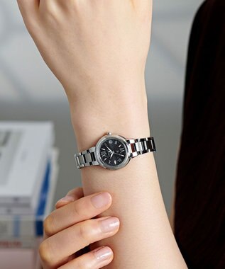 CITIZEN 【xC ロングセラーシリーズ】上品なブラックカラーの電波時計 ブラック