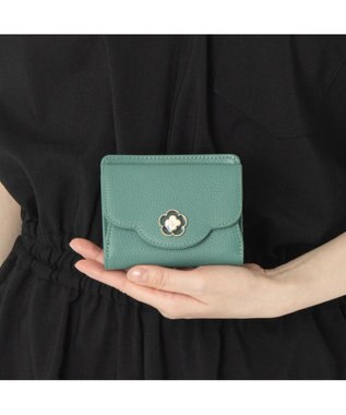 CLATHAS ペルル 外ボックス二つ折り財布 グリーン