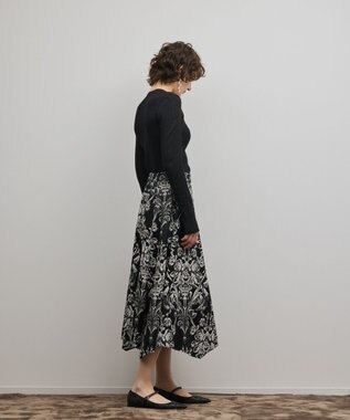 GRACE CONTINENTAL オーナメントジャガードハンカチヘムスカート ブラック