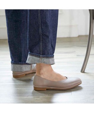 ing <ing>【サスティナブルシリーズ】Vカットフラットパンプス ライトオークカタオシ